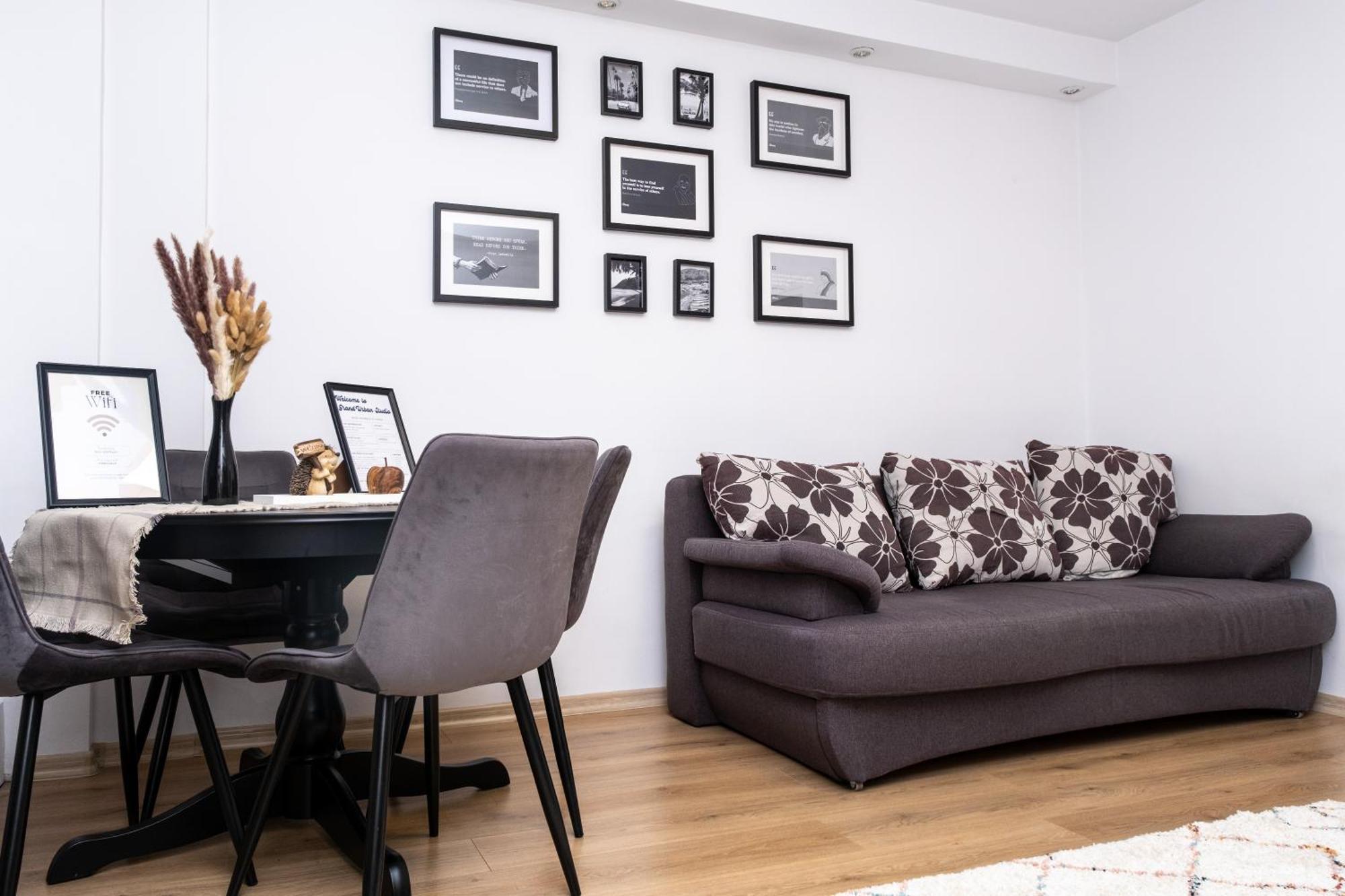 Grand Urban Studio Targu Mures Ngoại thất bức ảnh